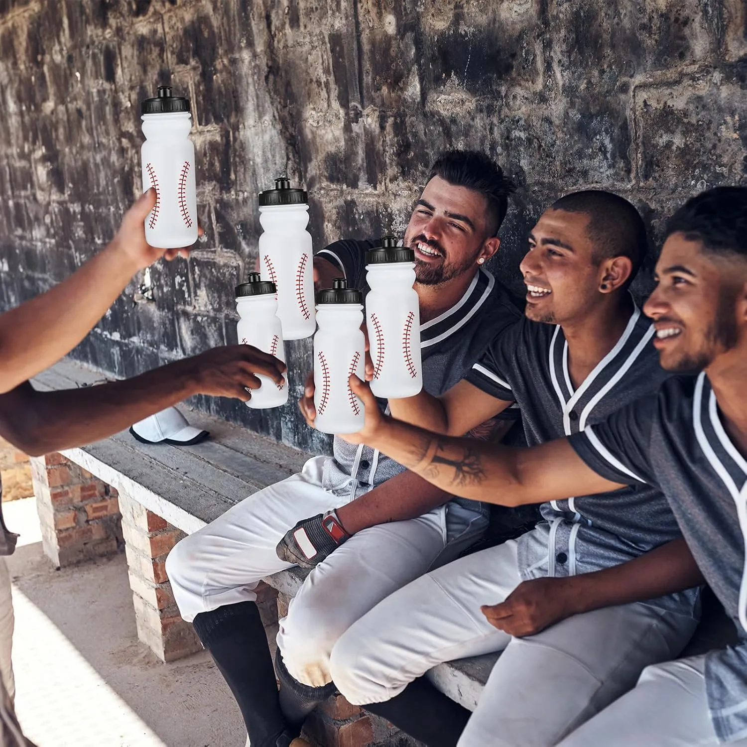 18 Pcs Sport Gifts Set Baseball Softball Soccer Party Favors - Baseball Softball Soccer Cooling Towel Reusable Water Bottle and Drawstring Bag for Sports Teams Party Supplies