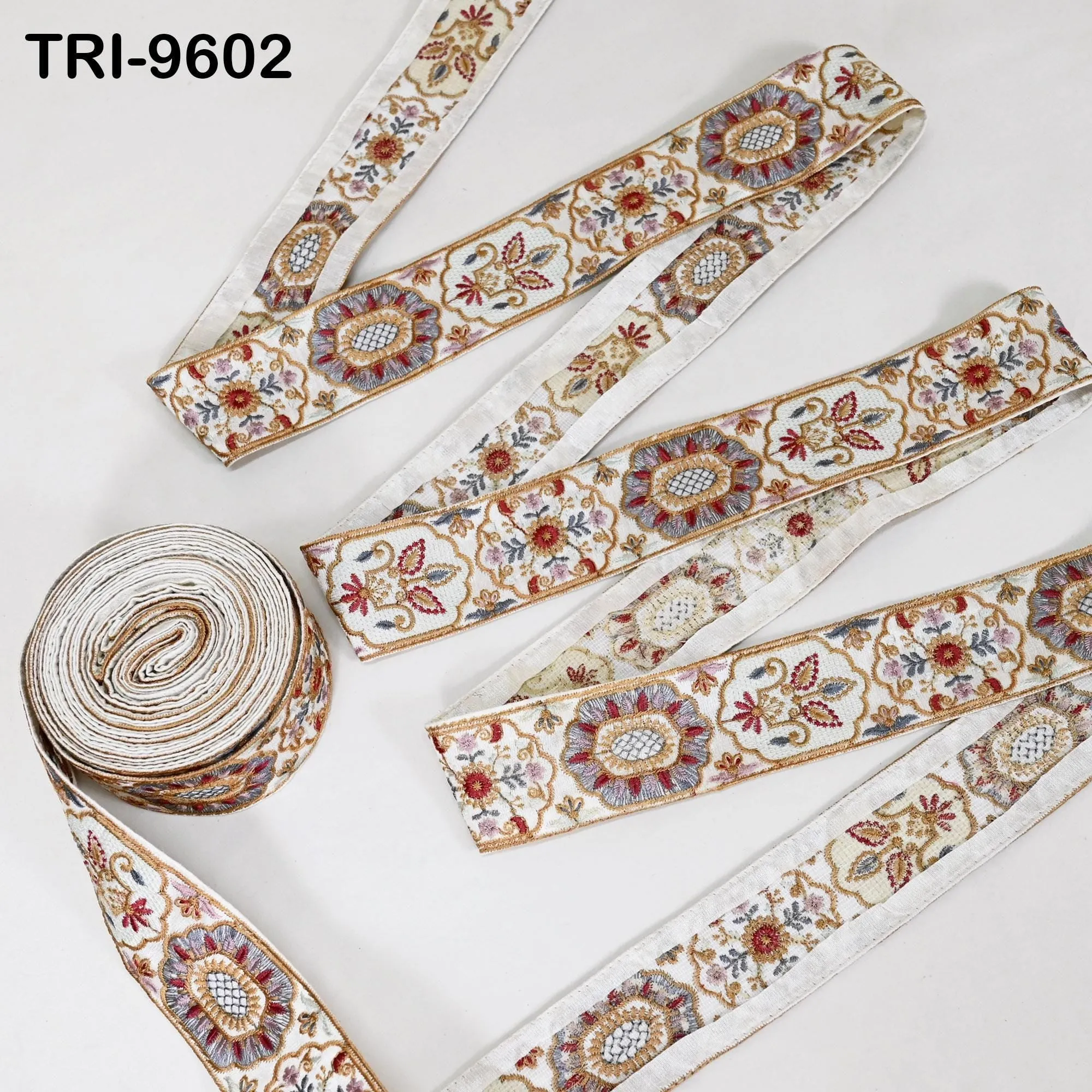 3 Yard White 5 cm Embroidery Trims Ribbons Indian Sari Border Embroidered Crafting Sewing Costume Tote Bags Tablecloth Lampshade Home Decor