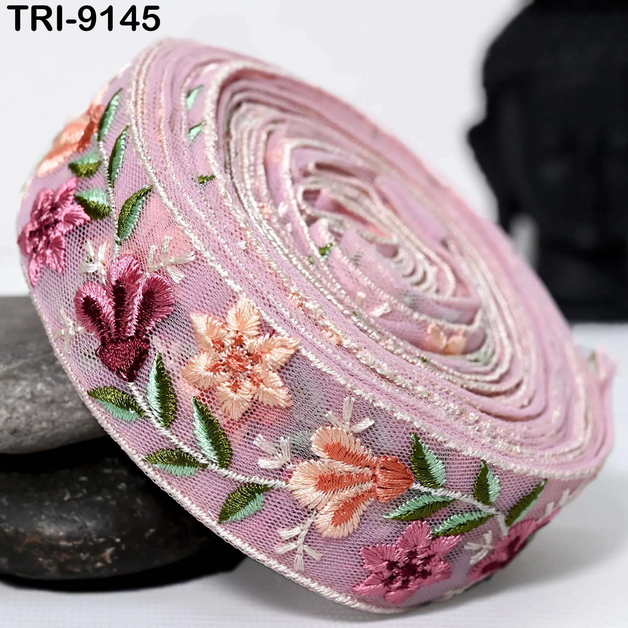 9 Yard Pink Embroidery Fabric Trim 35mm Footwear Making Ribbon Embroidered Embellishment Sewing Border Indian Laces Holidays Decoration