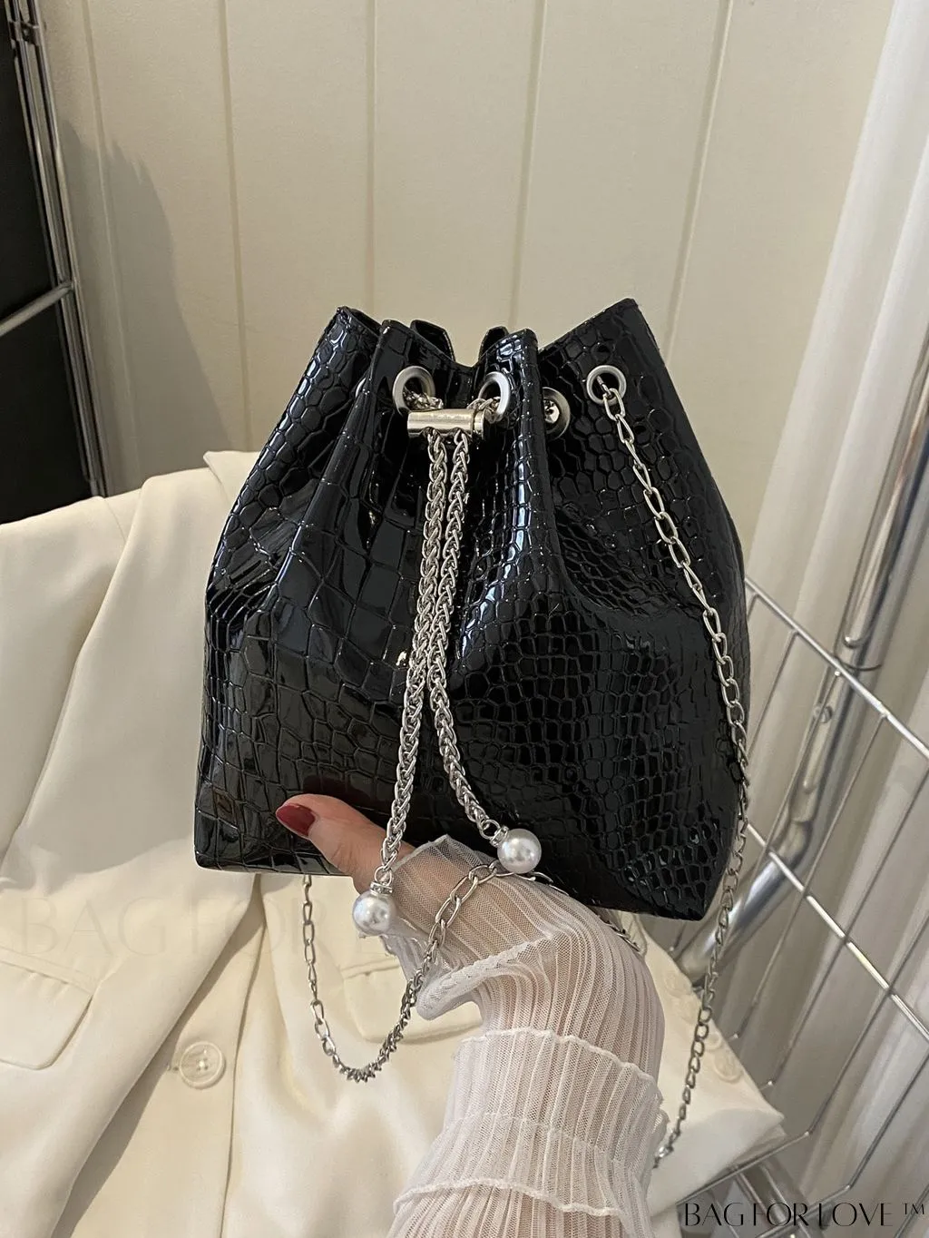 BagForLove - Stylish Waterproof Womens Shoulder Bag - Fashionable Crossbody Option