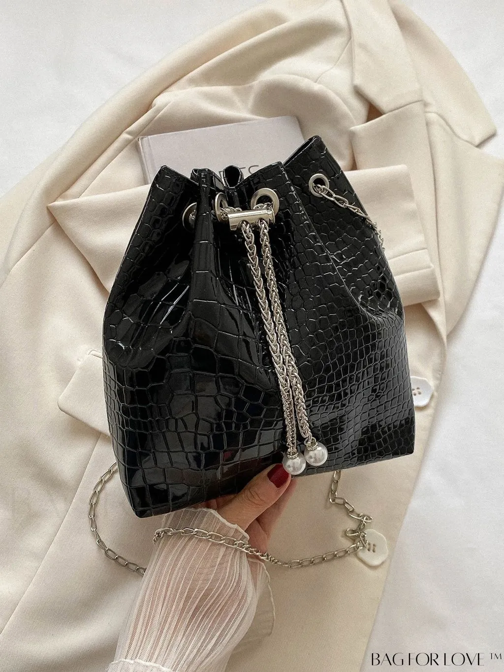 BagForLove - Stylish Waterproof Womens Shoulder Bag - Fashionable Crossbody Option