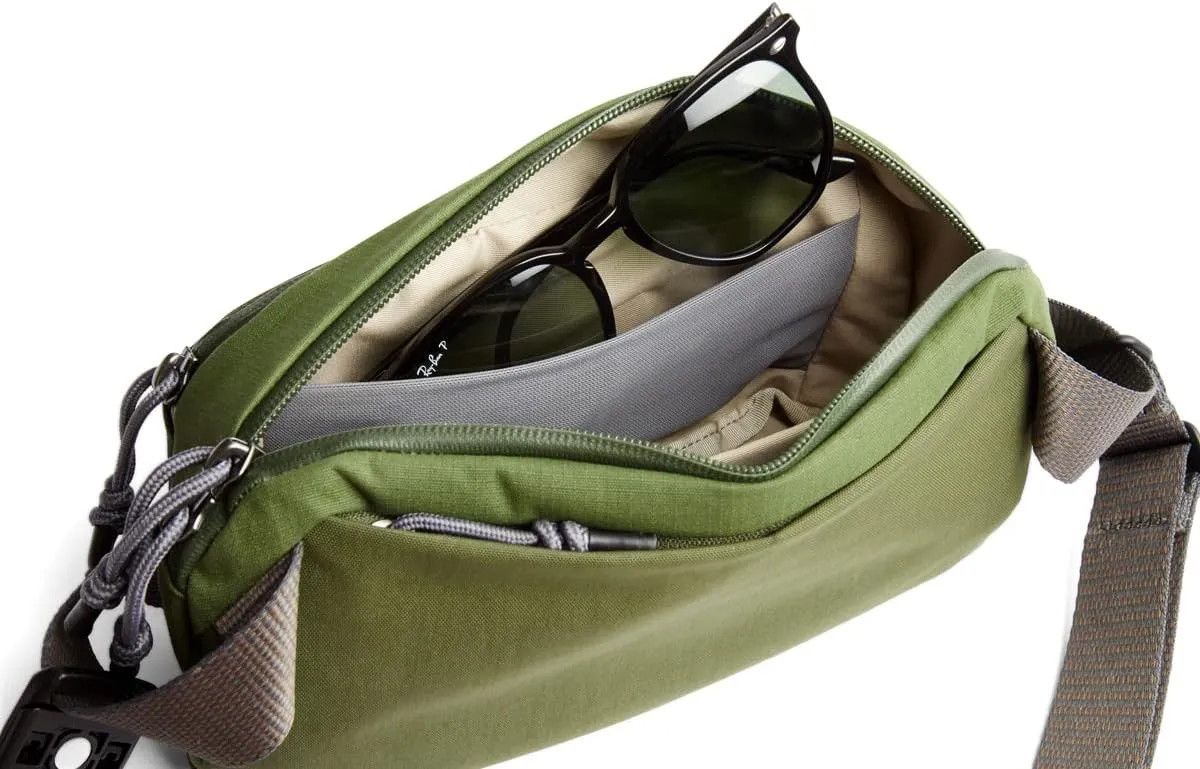Bellroy Venture Ready Sling 2.5L, Unisex Crossbody Bag, Water-resistant Materials, Perfect for Travel