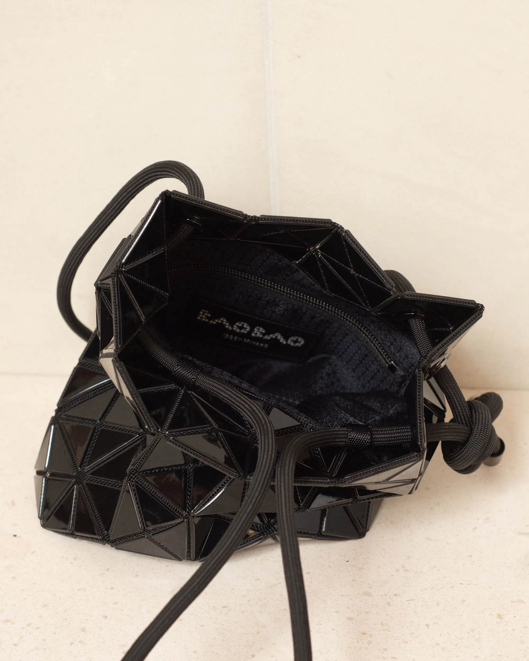 Black Wring Bag