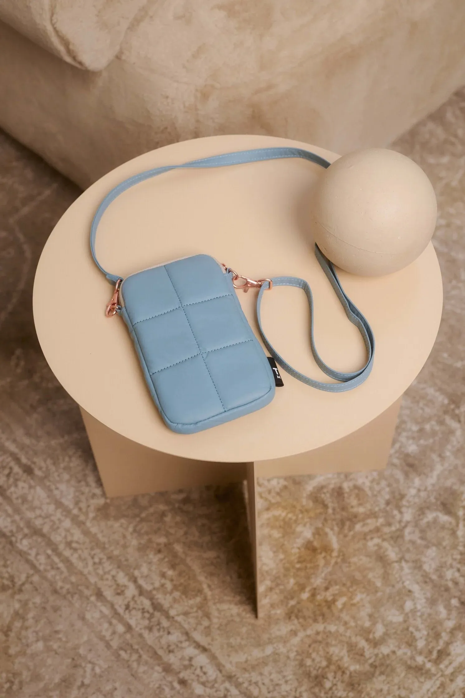 Blue Pouch Timely delivery Luce - Secure payments Puffy Stone Phone