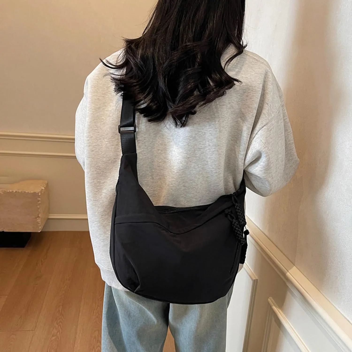 Crescents Bag Small Slings Crossbody Bag with Half Moon Shape Multi Pocket Slings Bag Moon Bags Slouchy Dumpling Bags