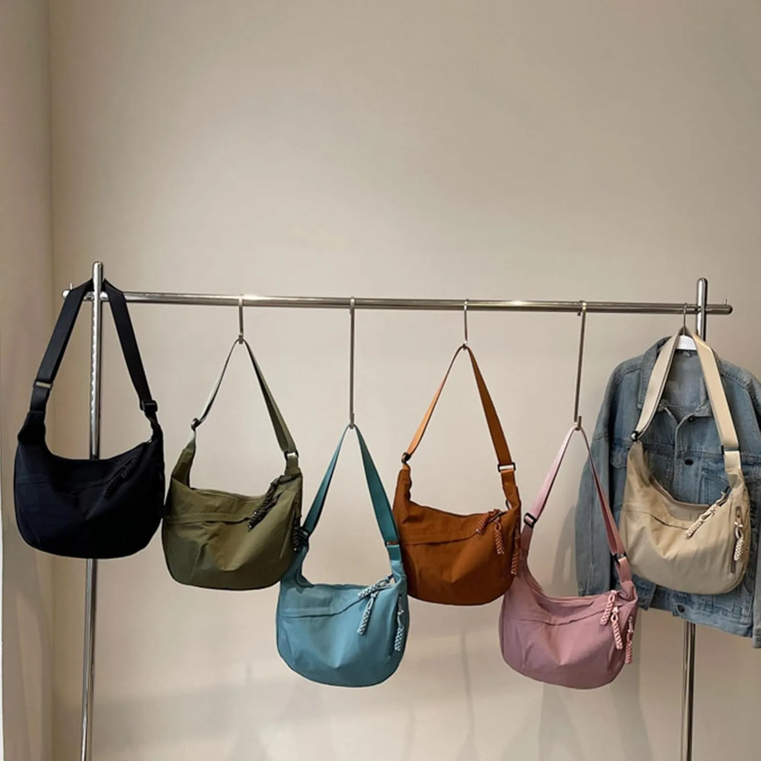Crescents Bag Small Slings Crossbody Bag with Half Moon Shape Multi Pocket Slings Bag Moon Bags Slouchy Dumpling Bags