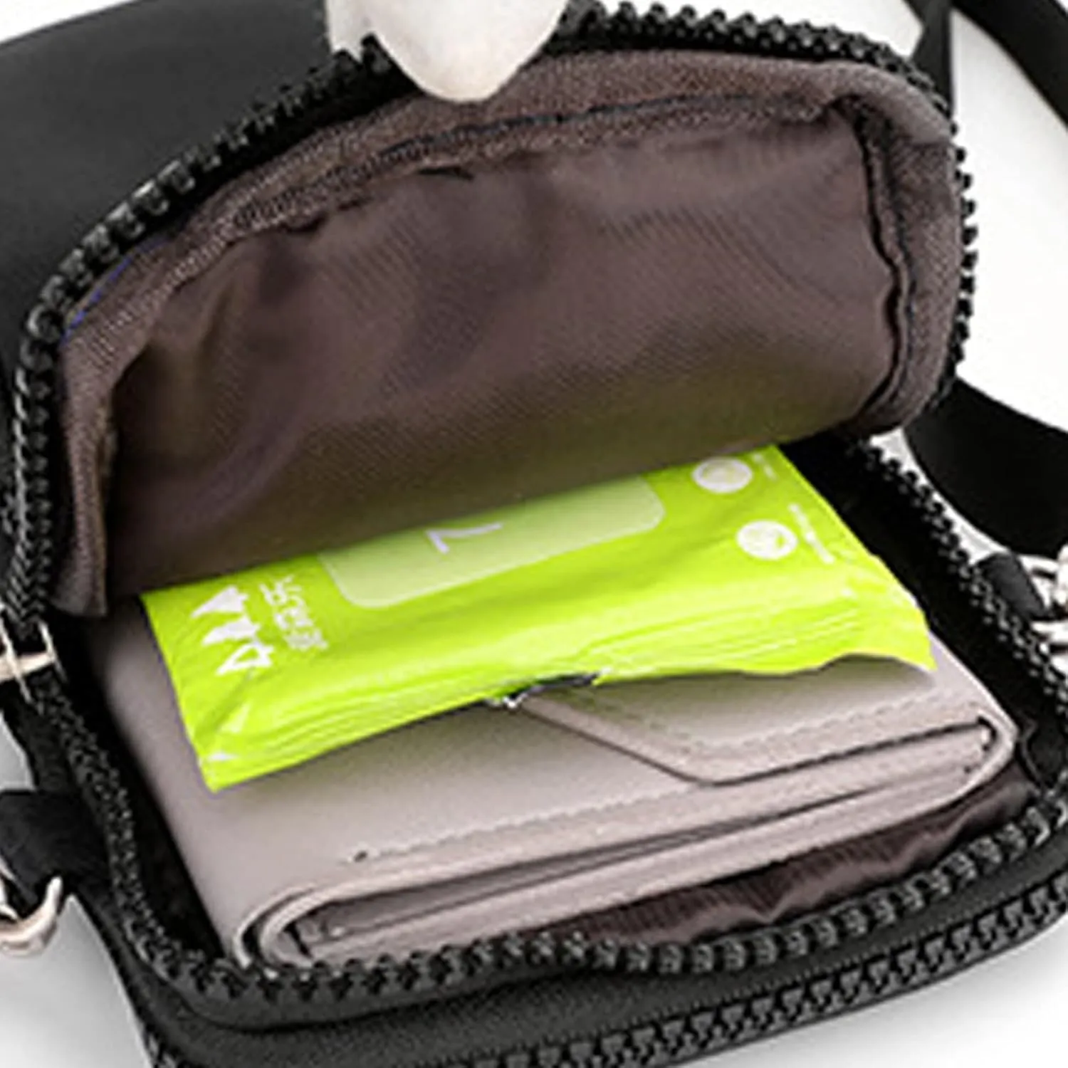 Designer Crossbody Bag for Women Multi Pocket Crossbody Purses Shoulder Handbags Waterproof Nylon Bag