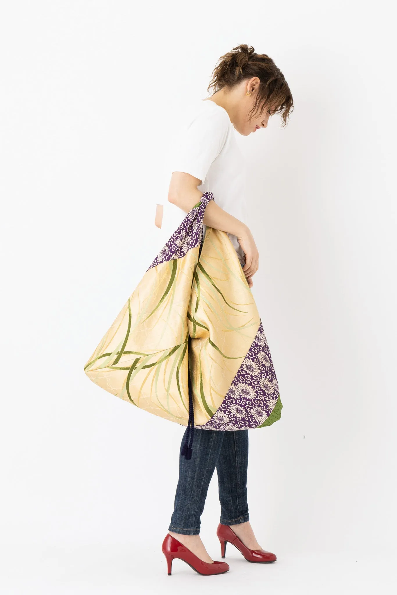 Grass and Chrysantemum Embroidered Boho Bag