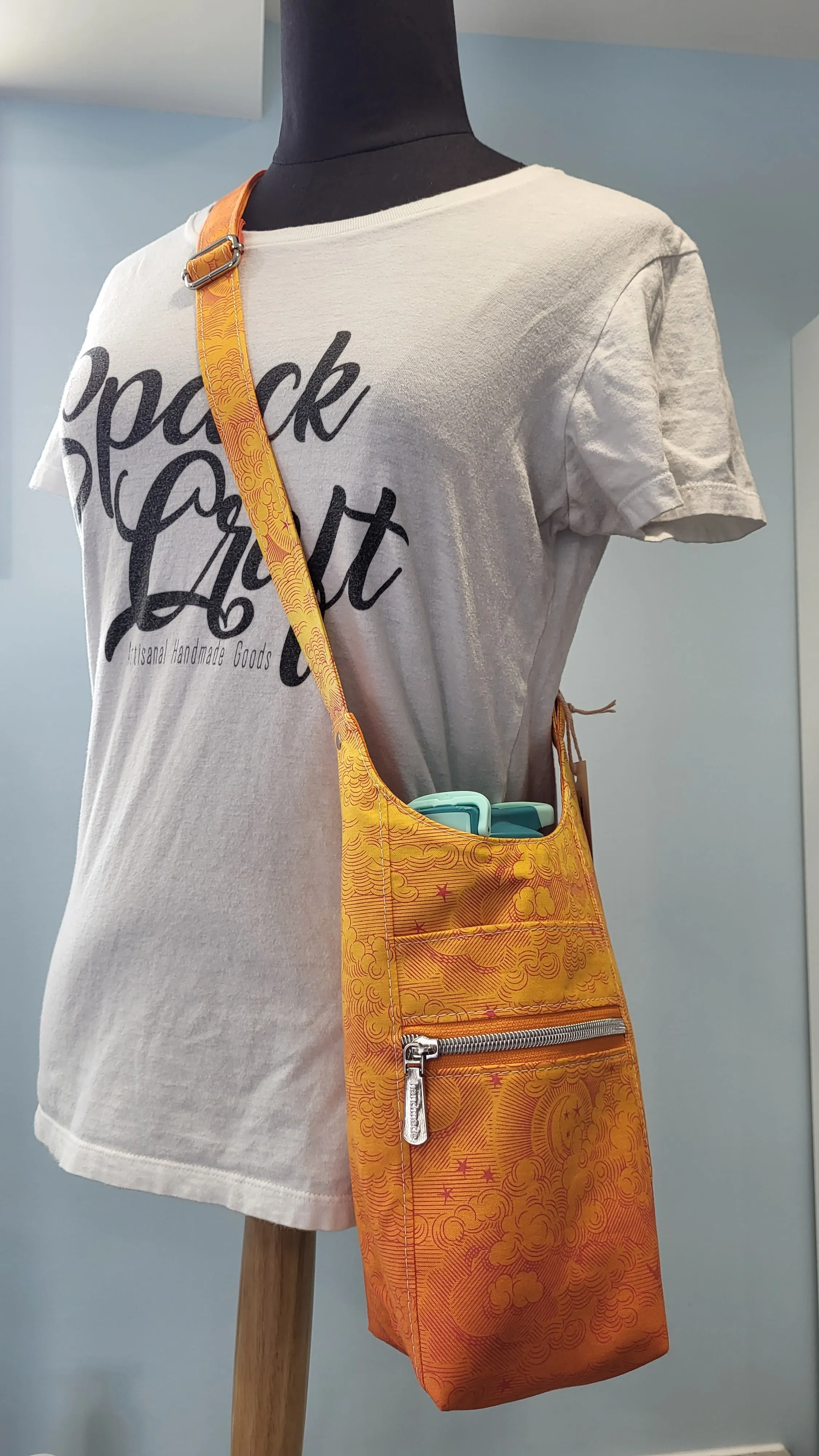 H2O2Go Crossbody Water Bottle Bag - Orange Fluffy Clouds