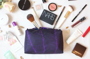 LM19 - Large boxy water resistant makeup bag