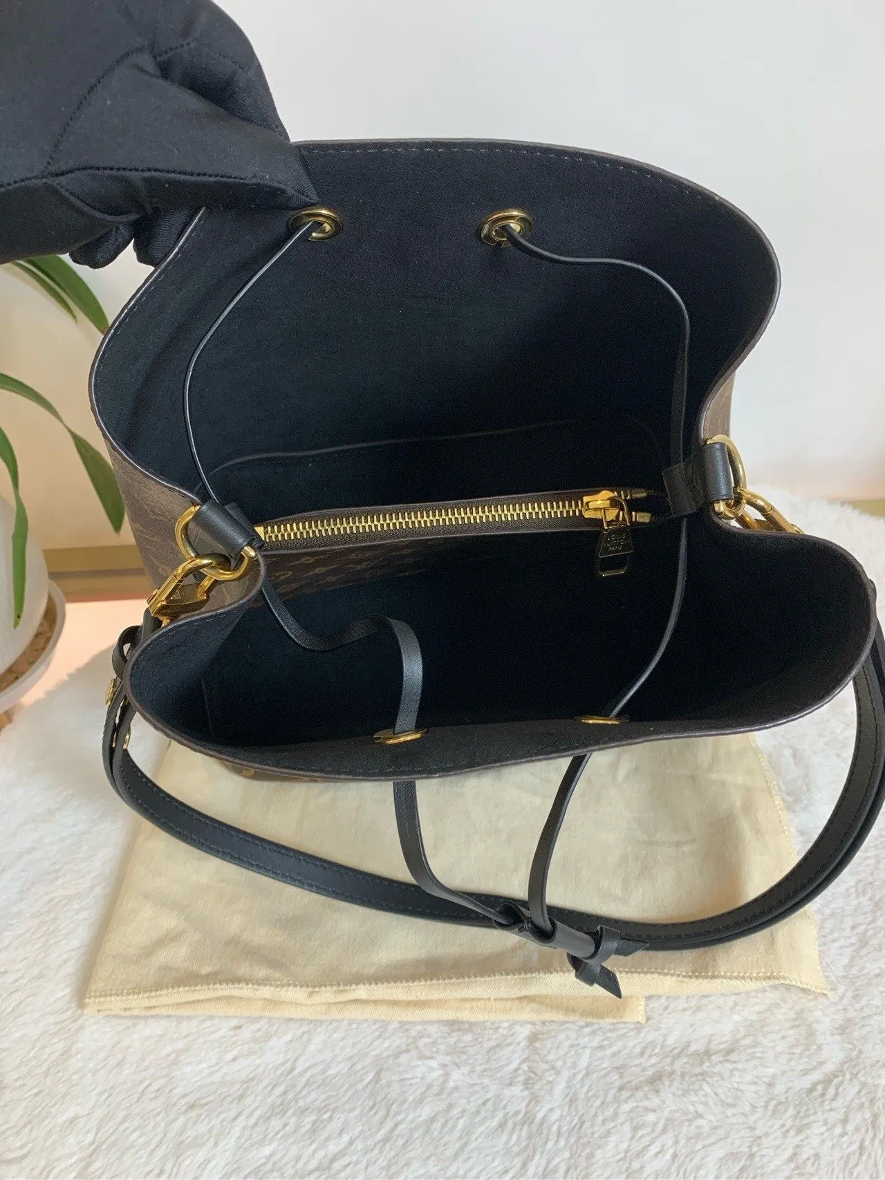 Louis Vuitton Monogram Bucket Bag Brown Leather