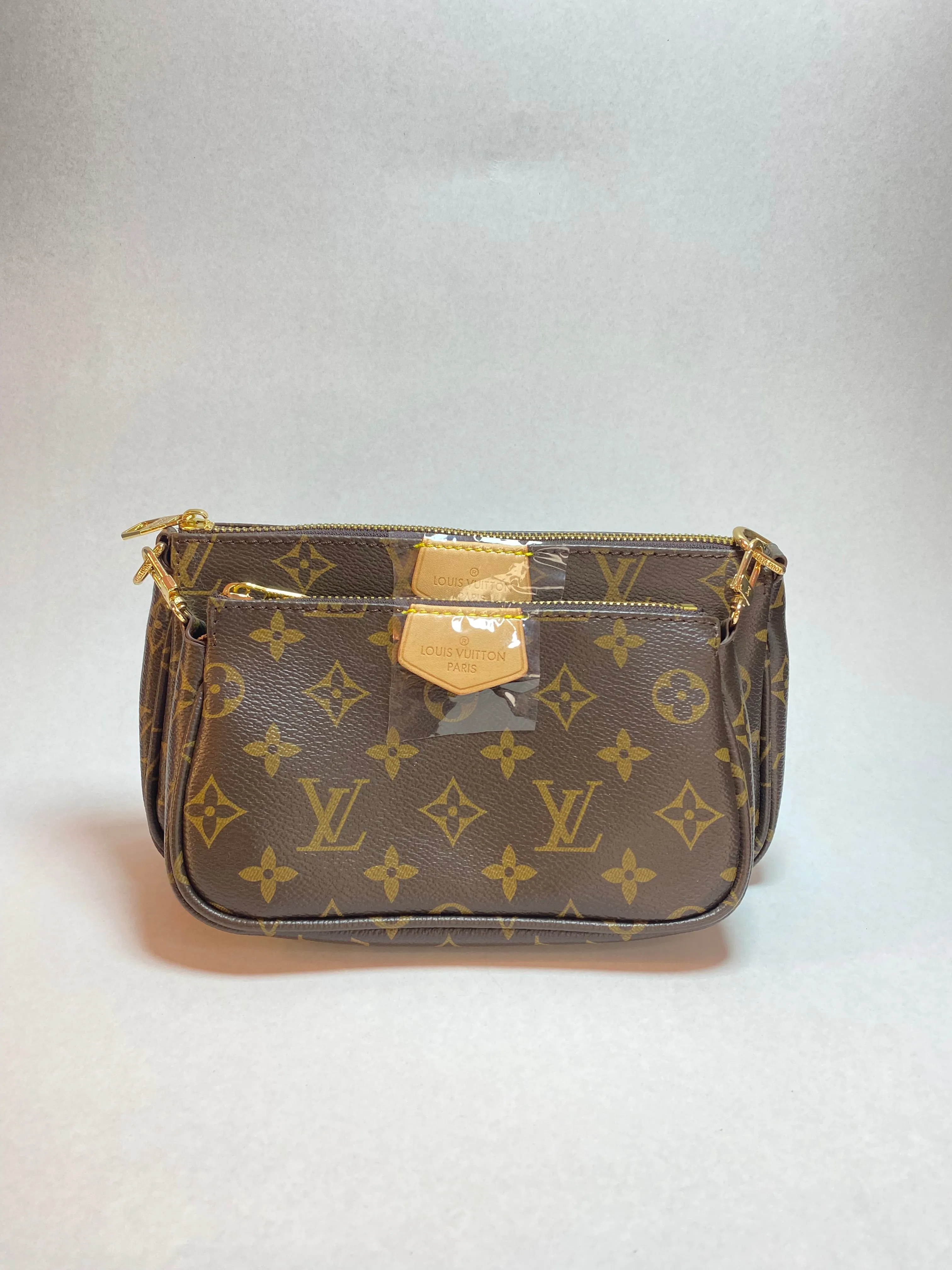 L.V multi pochette