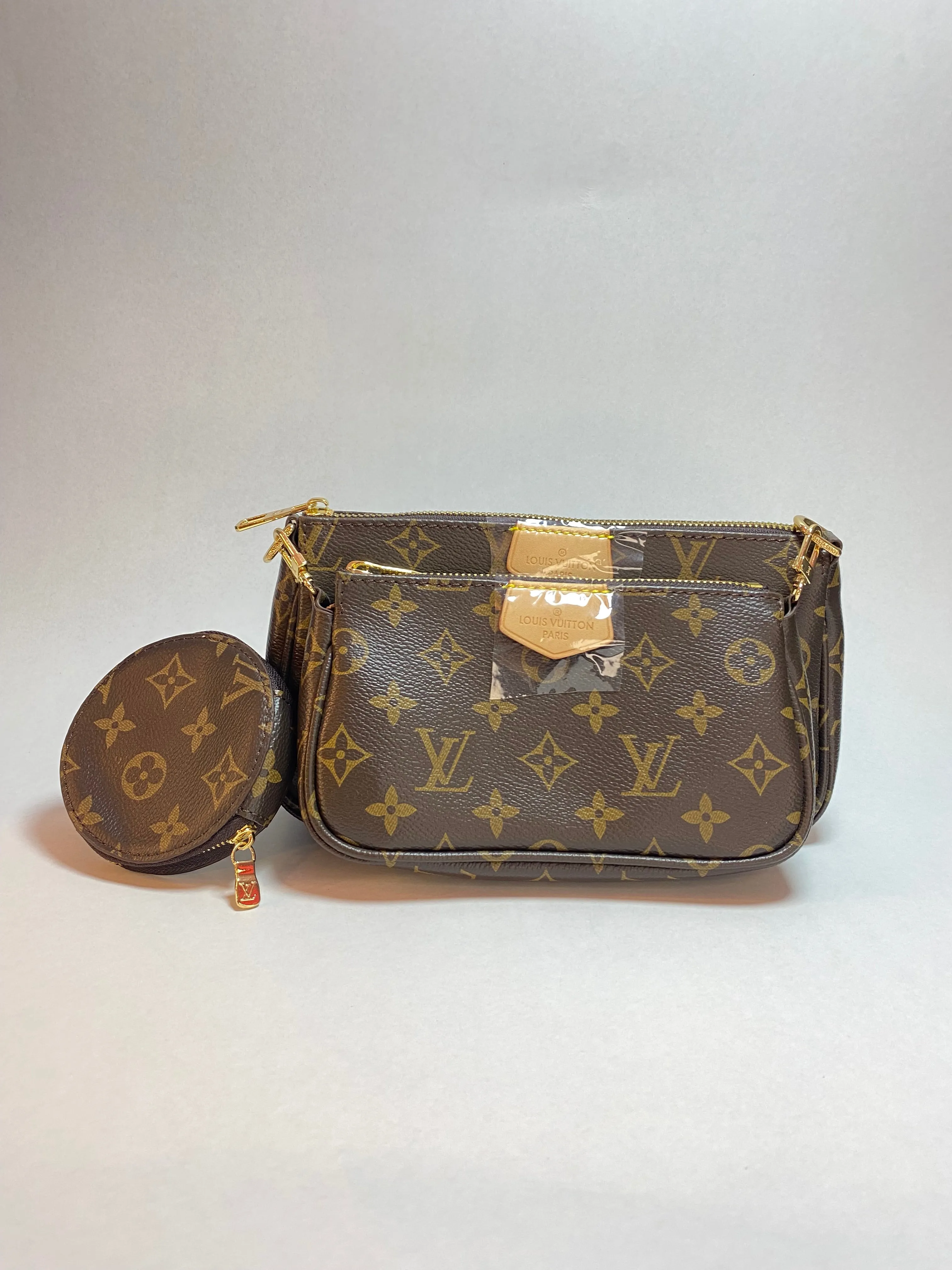 L.V multi pochette