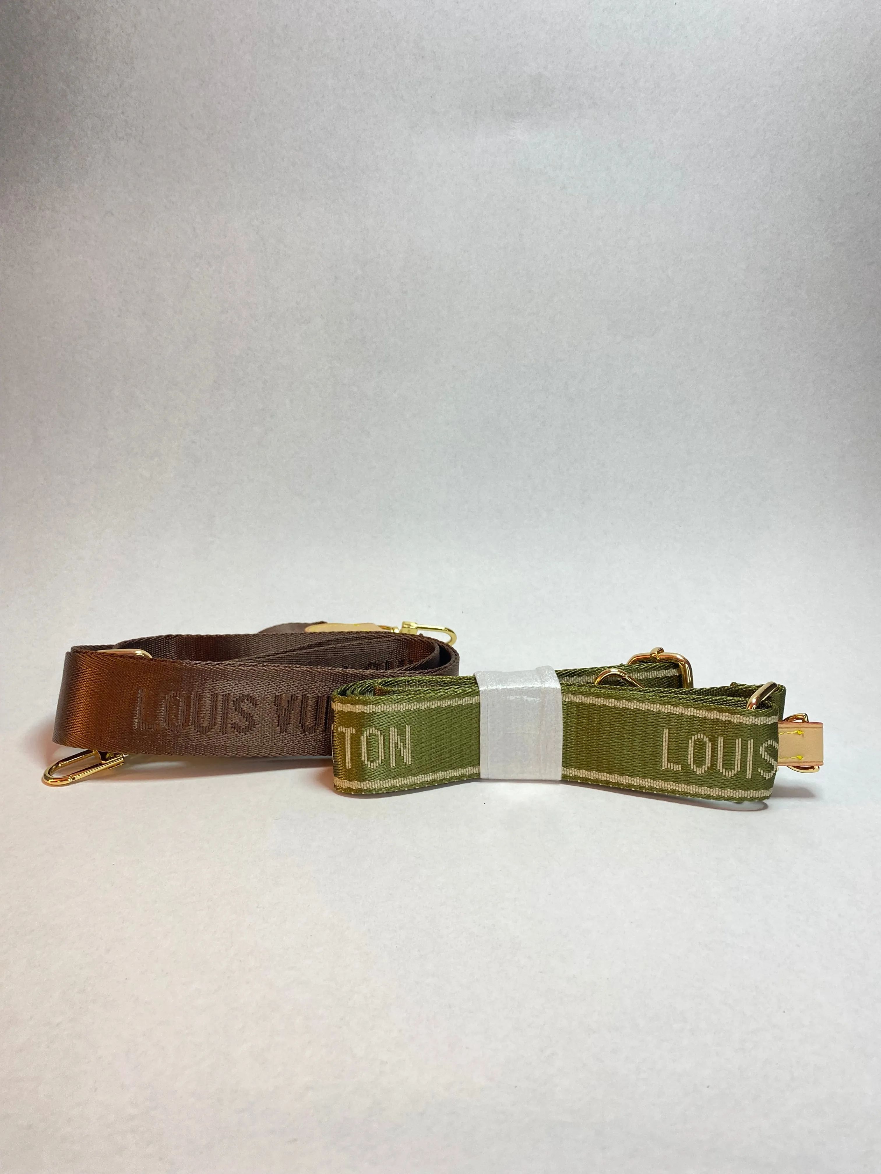 L.V multi pochette