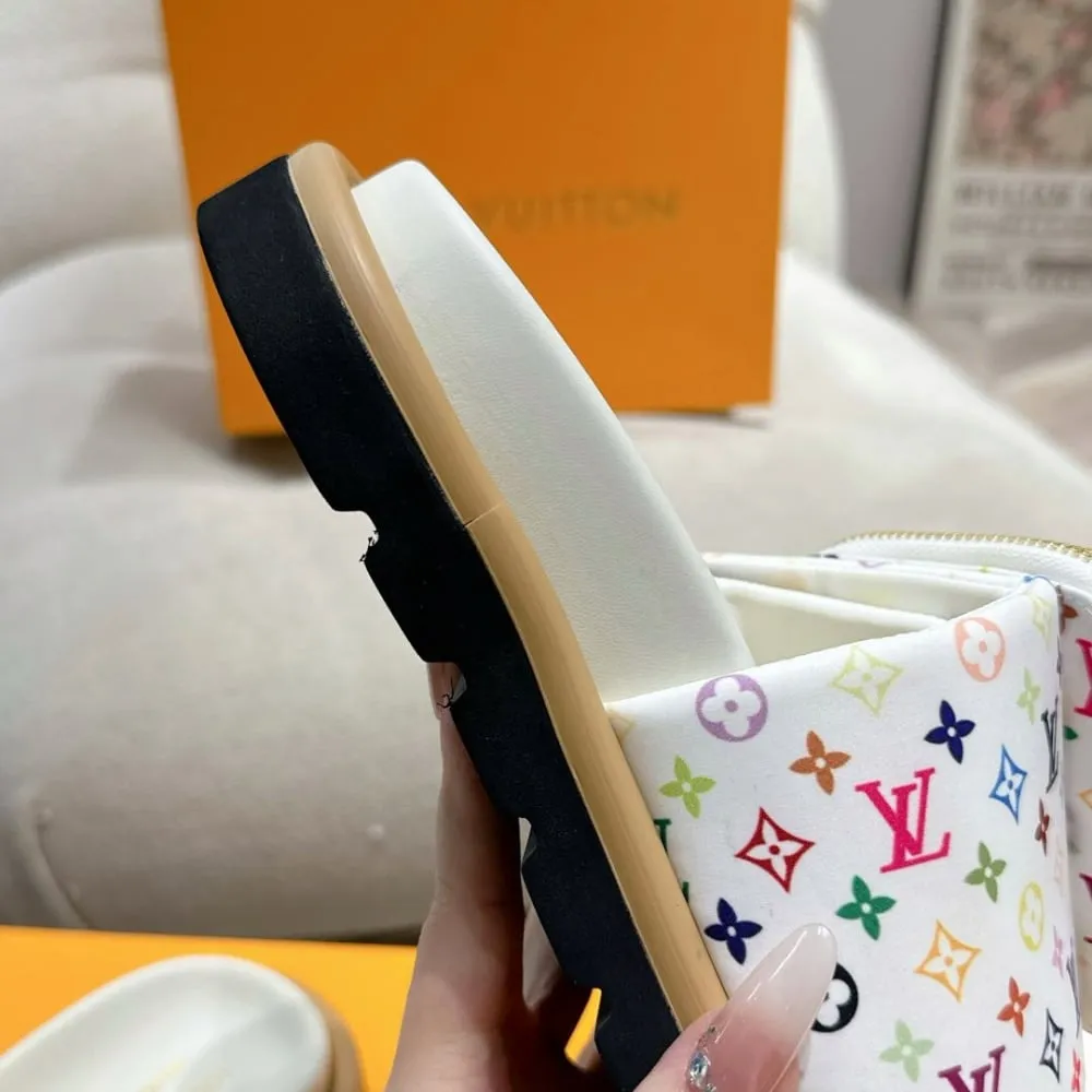 LV X TAKASHI MURAKAMI POOL PILLOW FLAT COMFORT MULE BLANC 1AGVQW