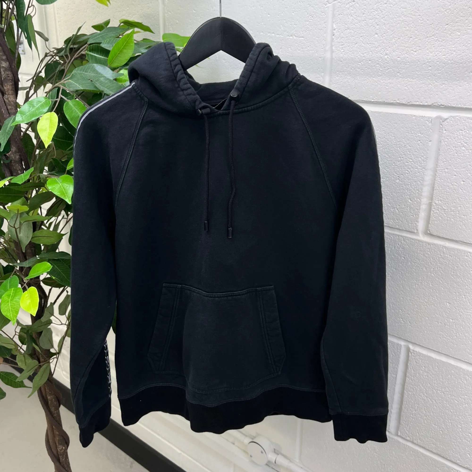 Men's Reflective Sleeve Logo Hoodie Black Size M