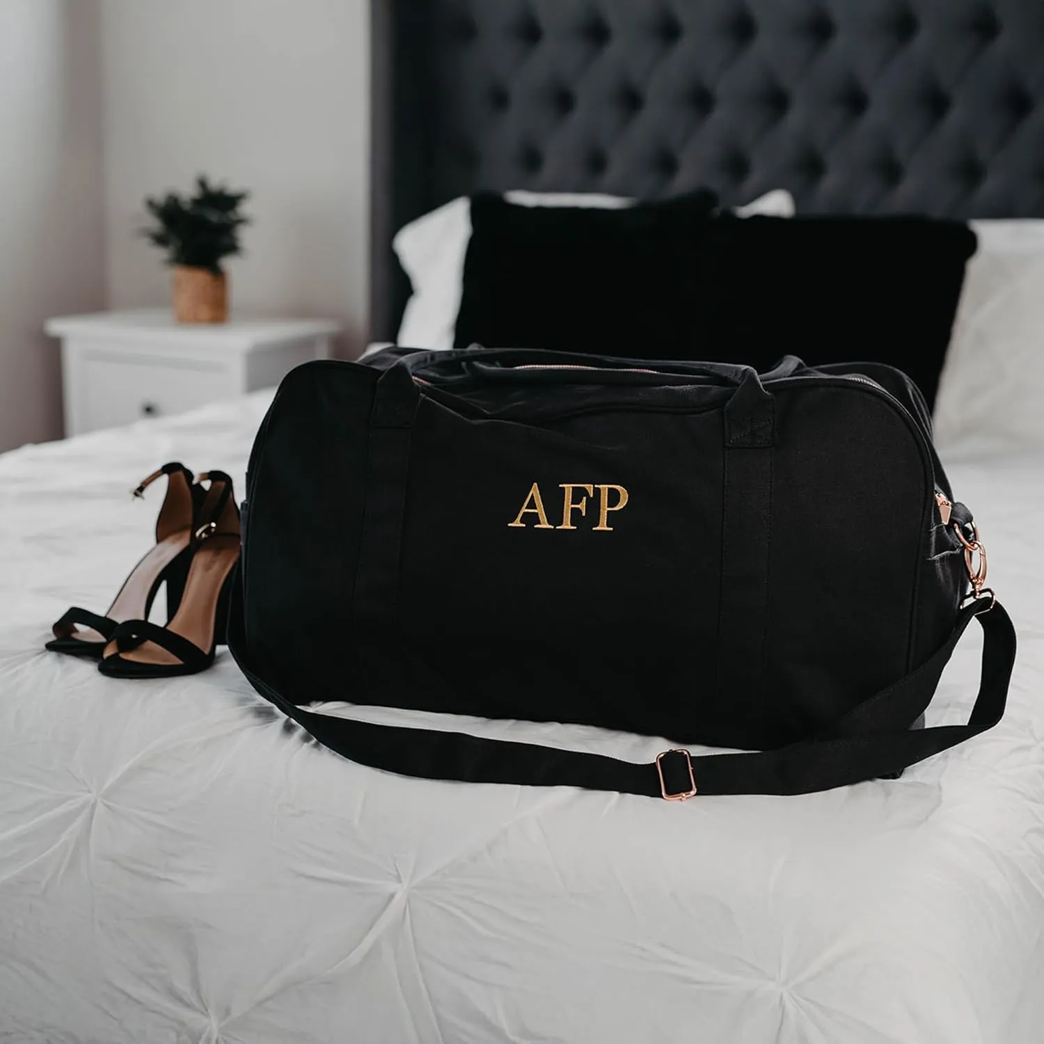 Personalized Travel Duffle Bag with Custom Name, Waterproof Personalized Weekender Bag, Custom Carry On Tote for Women, Travel Essentials Gym Bag, Customized Hospital Overnight Luggage - Black