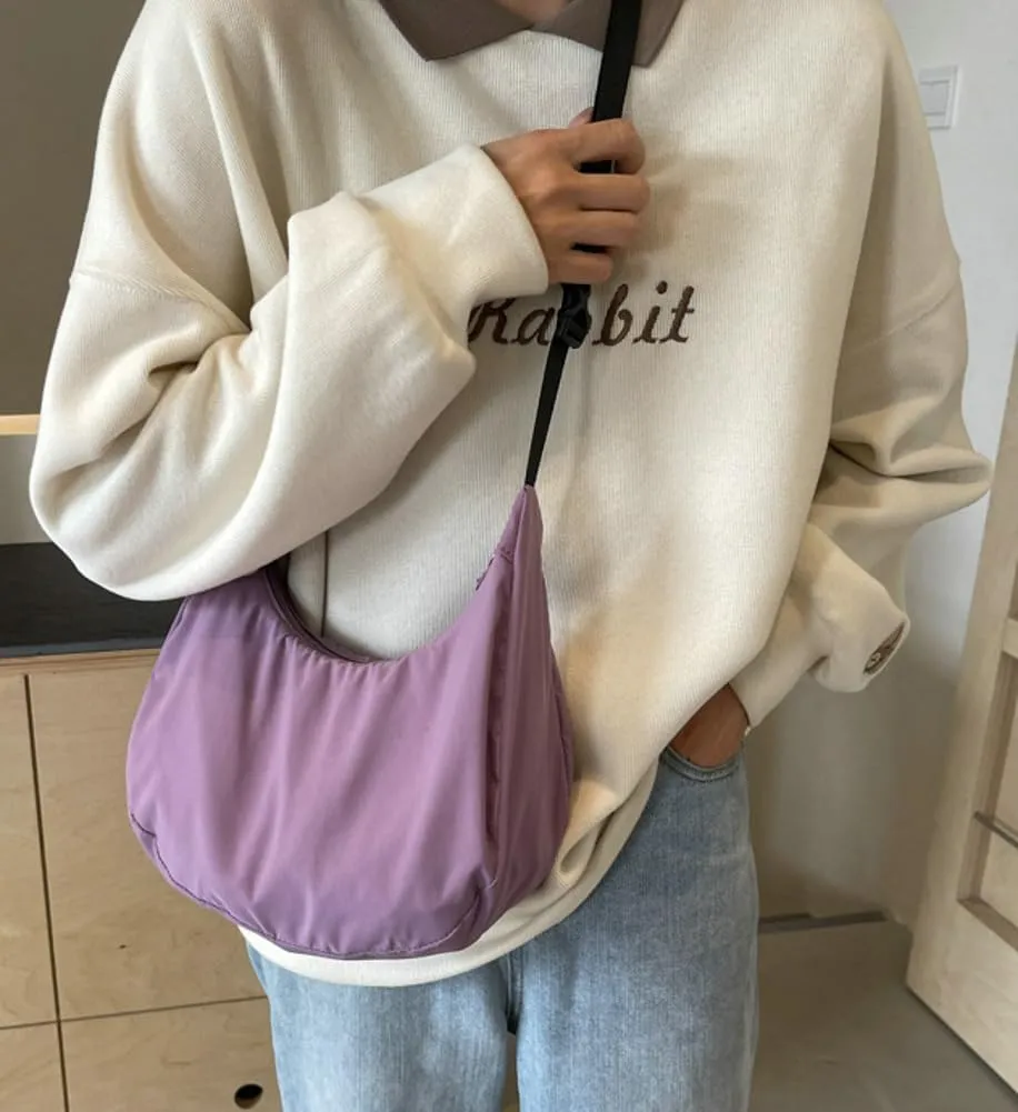 Small Crescent Handbag for Women Cute Nylon Crossbody Bag Half Moon Y2K Underarm Shoulder Bag with Adjustable Strap