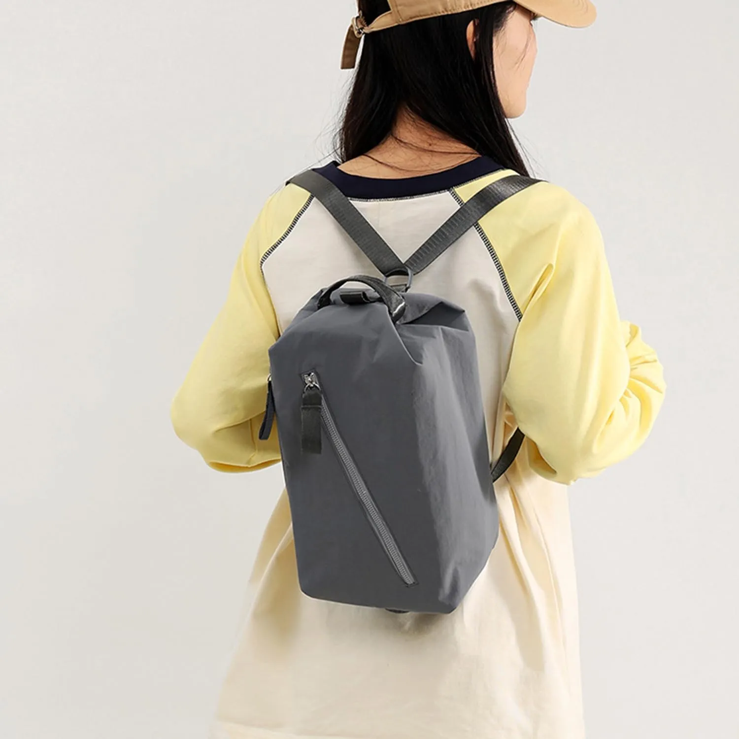 Small Gym Bag for Women Men, Fashionable and Cute Sports Duffel Bag, Waterproof Duffel Crossbody Gym Handbag for Travel Hiking, Grey, Urban simplicity