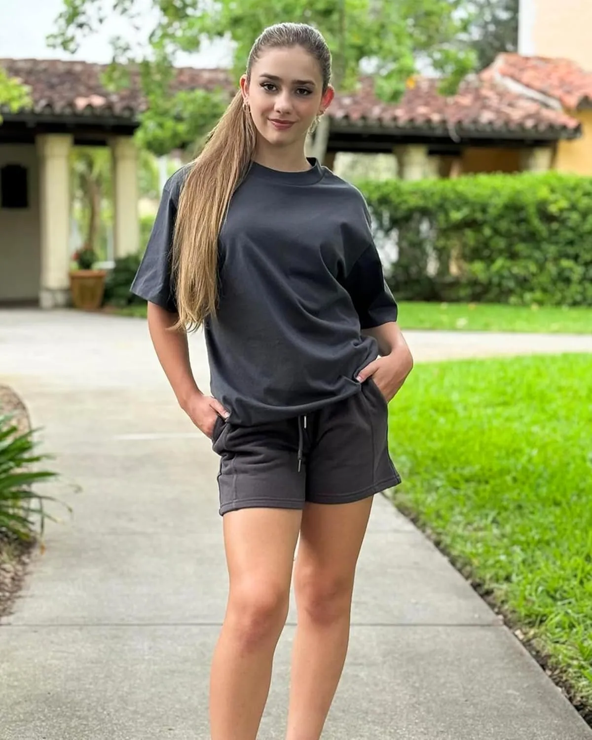 Stelle Women's Drawstring Sweat Shorts Comfy Elastic Shorts Workout Lounge Shorts with Pockets