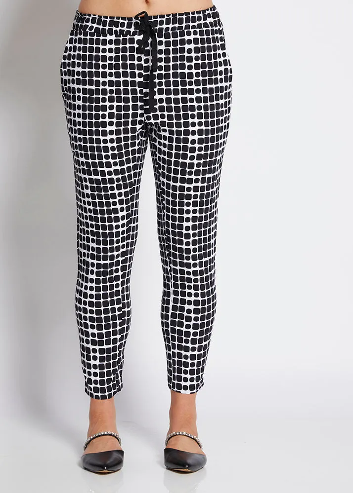 Weekend printed bengaline drawstring pant in Stark Black print