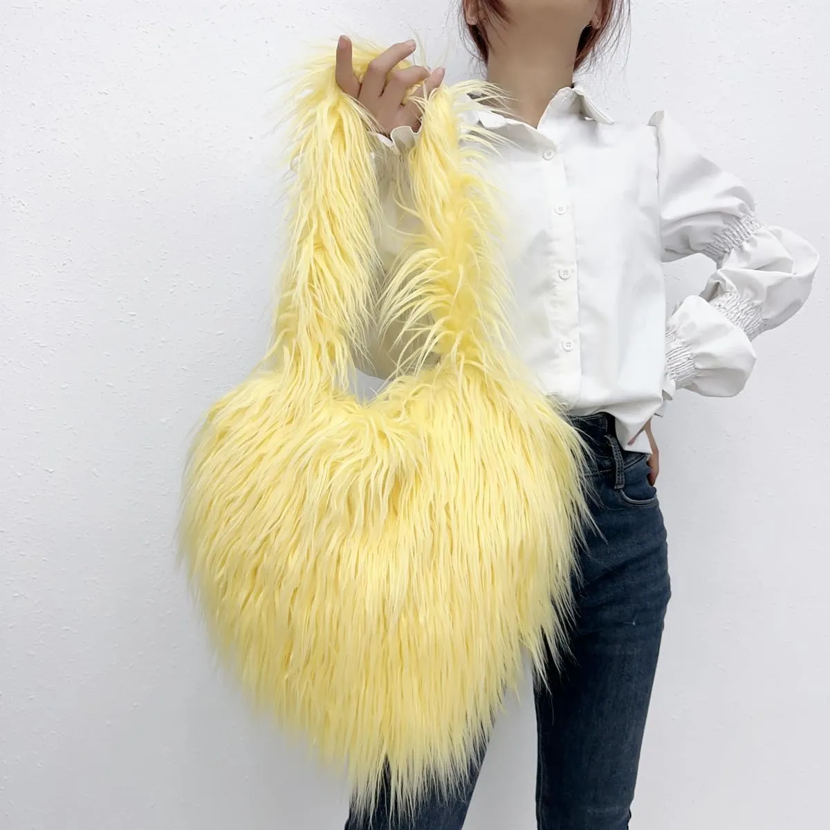 Women's Faux Fur Shoulder Bag Fleece Retro Shoulder Bag Fluffy Crossbody Bag Bag Love Shape Solid Color Purse
