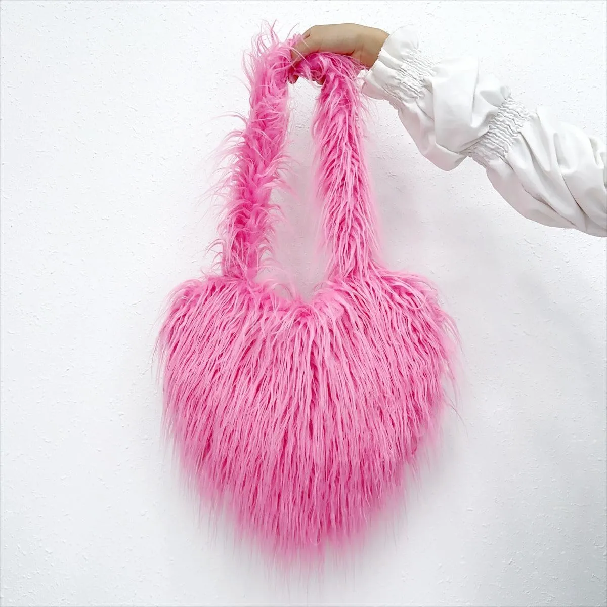 Women's Faux Fur Shoulder Bag Fleece Retro Shoulder Bag Fluffy Crossbody Bag Bag Love Shape Solid Color Purse