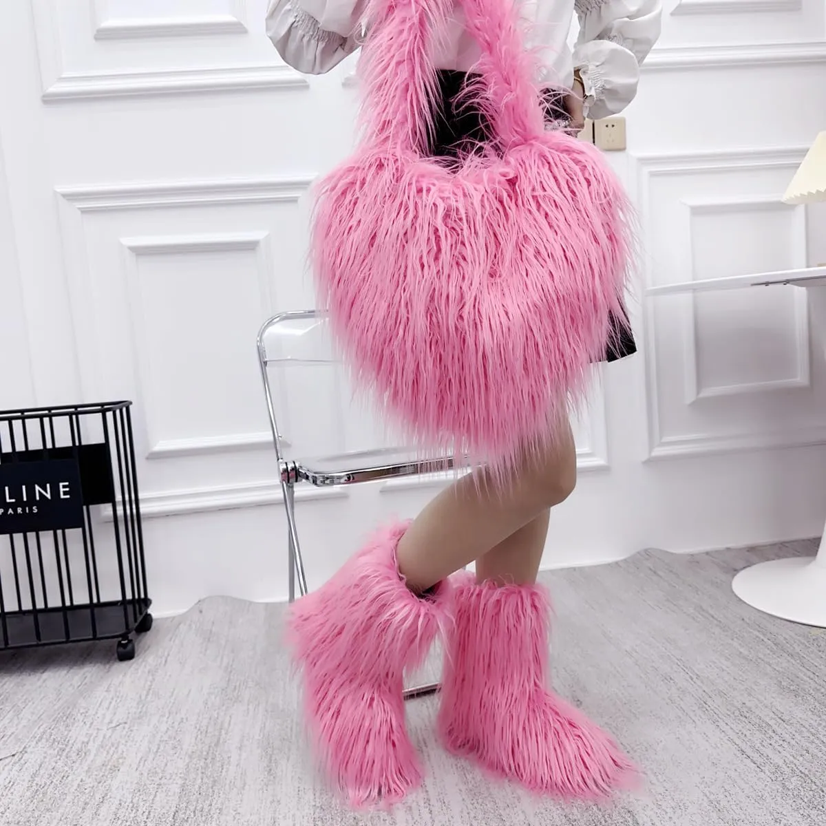 Women's Faux Fur Shoulder Bag Fleece Retro Shoulder Bag Fluffy Crossbody Bag Bag Love Shape Solid Color Purse