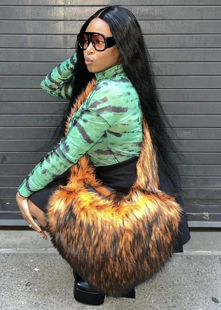 Women's Faux Fur Shoulder Purse Fleece Love Bag Heart Shape Y2k Crossbody Bag Chic Handbag Shoulder Bag